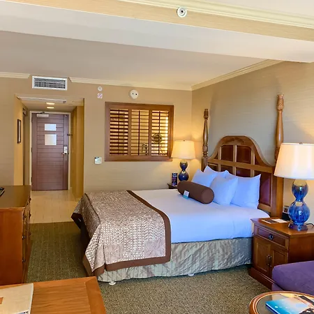 Outrigger Reef Waikiki Beach Resort-3